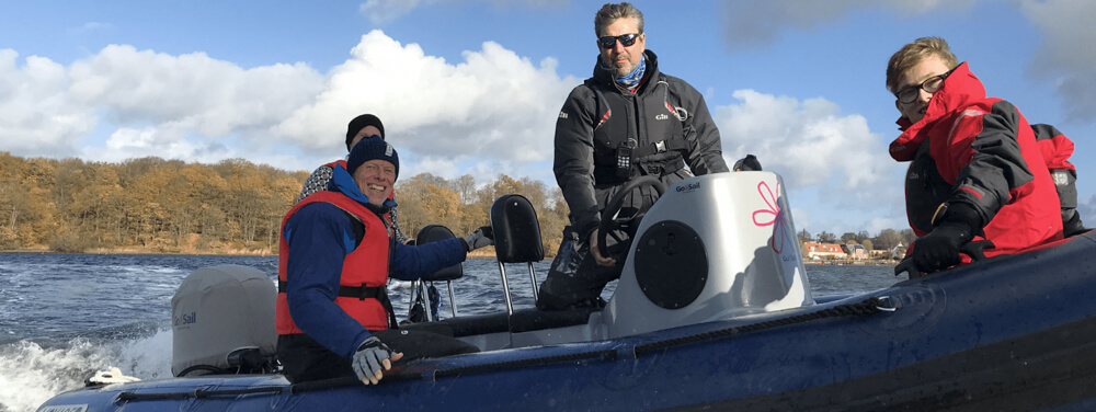 Blå RIB beskåret smalt-2